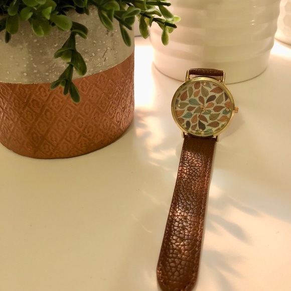 Francesca’s statement watch - Picture 3 of 6